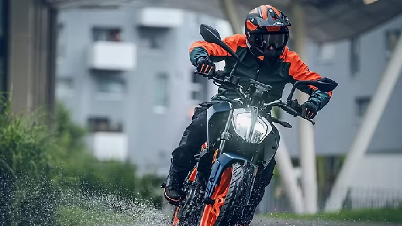 KTM 160 Duke Launched in India at ₹1.85 Lakh